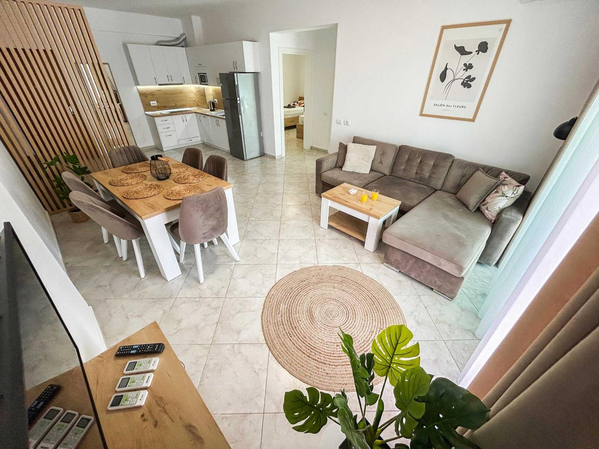 Lada 756 Apartment